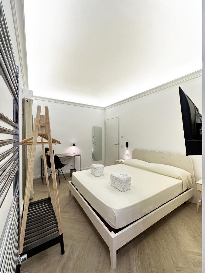 Vicki Vomero Rooms - Napoli Bagian luar foto