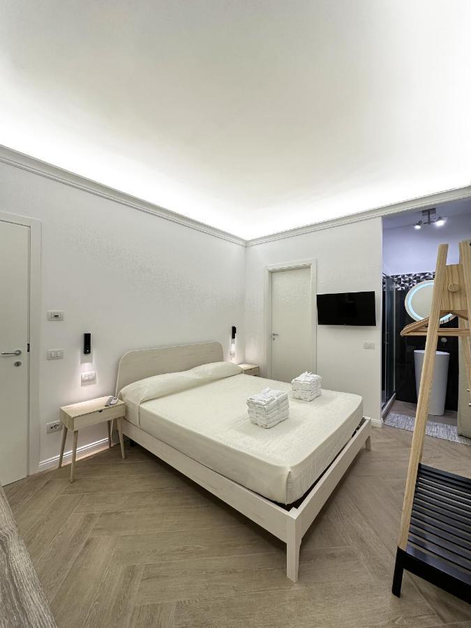 Vicki Vomero Rooms - Napoli Bagian luar foto