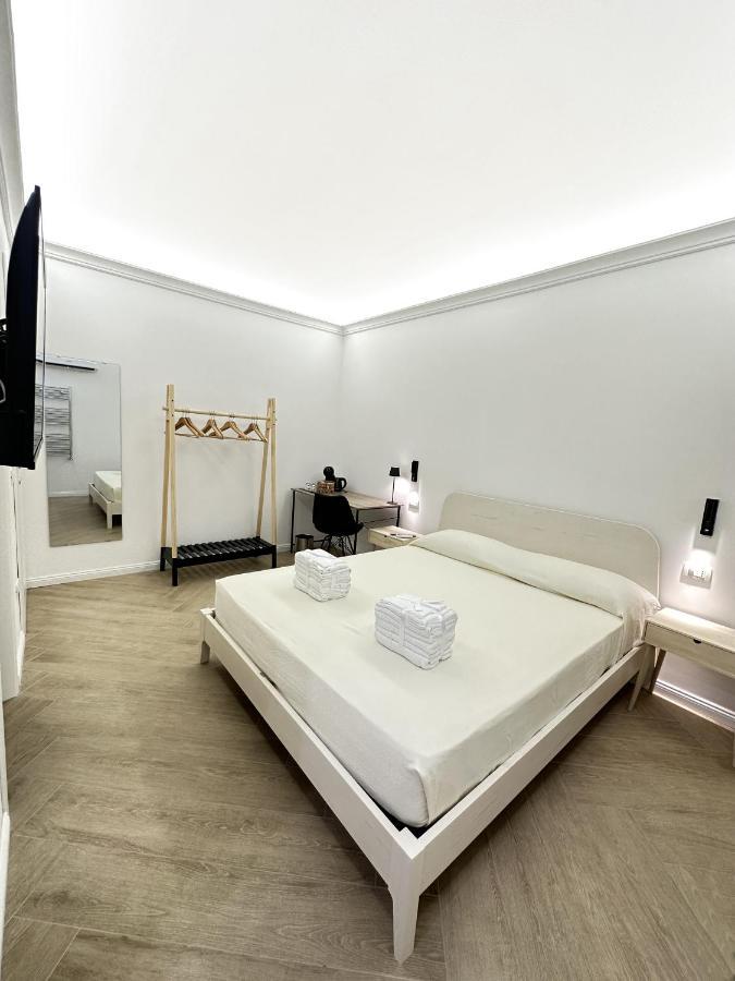 Vicki Vomero Rooms - Napoli Bagian luar foto